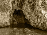 Papanikolis Cave